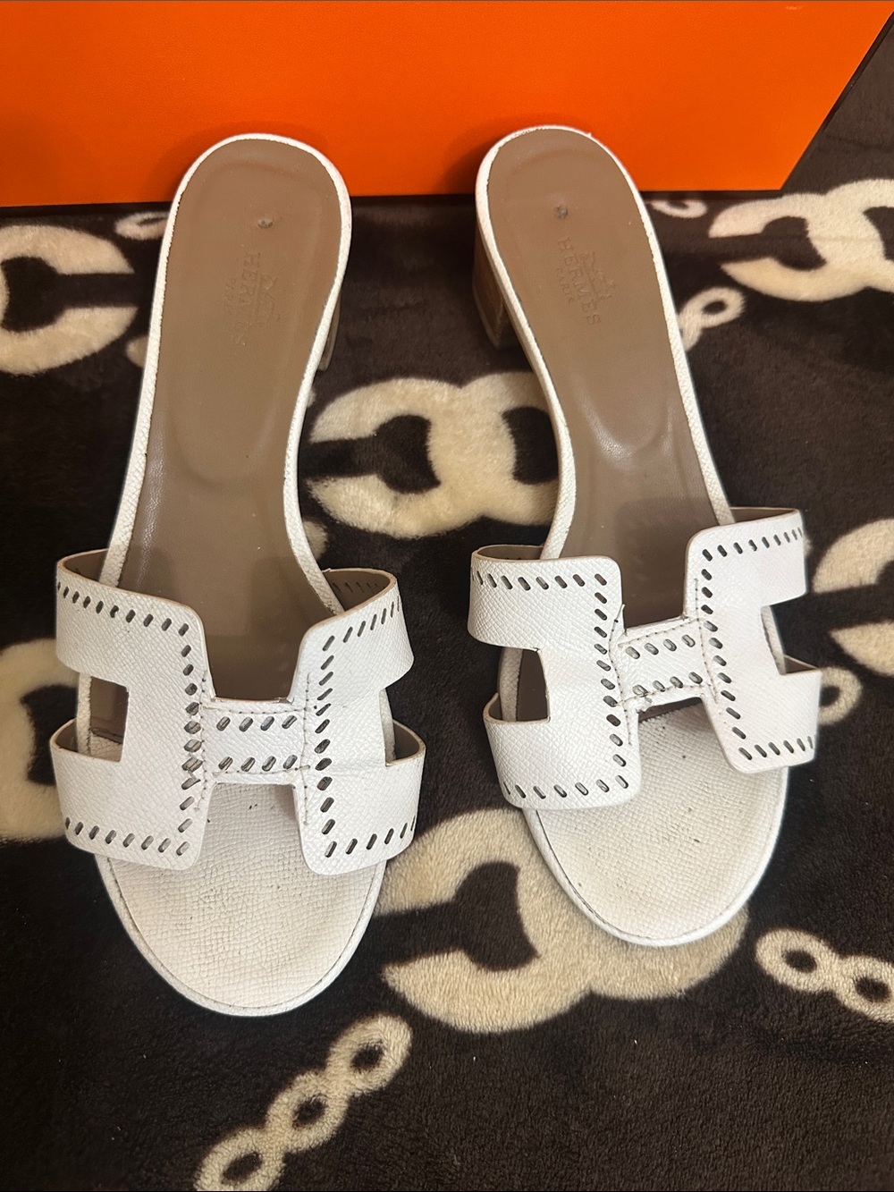 🌺🌺Hermes White Leather Cutout Mules - Picture 3 of 11